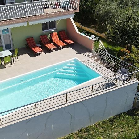 Apartment M&M With Private Pool Kucine Exterior photo