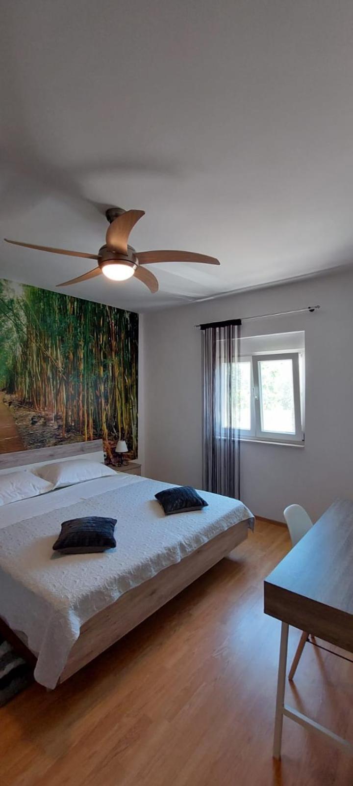 Apartment M&M With Private Pool Kucine Exterior photo